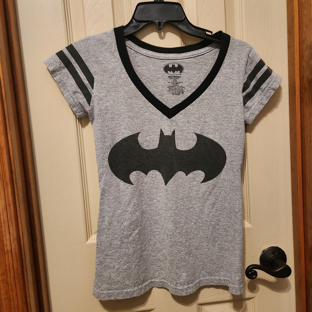 BATMAN logo Tshirt Sz Small